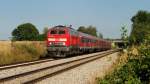 218 486 mit RE 57444 bei Schwabhausen (06.09.2013)