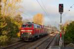 Die Kemptener 218 490-1 wurde am 26.10.14 bei ihrer Durchfahrt am Haltepunkt Poing fotografiert. Sie hat den umgeleiteten EC 112 in Richtung München am Haken.