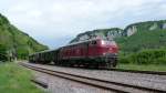 218 387 der Kurhessenbahn bespannt am 25.5.15 den DPE 31192 von Augsburg Hbf nach Konstanz.
Um kurz vor 14 Uhr erreicht der Zug den Bahnhof Hausen im Tal auf der KBS 755.
Dort legte er einen etwa 10 Minütigen Halt ein um im Anschluss die Fahrt weiter in Richtung Süden fortsetzten zu können.