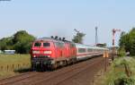 218 322-6 und 218 372-1 mit dem IC 2311 (Westerland(Sylt)-Stuttgart Hbf) bei Langenhorn 5.6.15