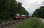 Die ehemalige Braunschweiger 218 452-1 mit ihrem TB11-Motor brummte am Abend des 01.06.16 mit ihrem kleinen Bn-Wagen-Zug von München Hbf nach Mühldorf durch Poing.