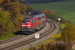 218 427-3 mit einem kurzen IRE mit 3 Dostos von Ulm kommend nach Friedrichshafen.
30.10.16