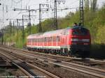 218 452 schiebt ihren RE in Richtung Hannover Hbf.