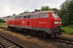 218 470-3 durchfährt am 25.6.2017 den Lübecker Hauptbahnhof in Richtung Süden/BW.