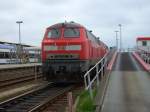 218 182-4 im Bahnhof Westerland/Sylt vor der Pkw Verladung.