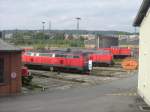 218 225 und 218 385 und eine 294 stehen am 15.09.2005 auf den Aussenstnden des BW Regensburg.