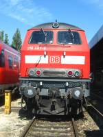 Daank Fugngerberweg konnte ich dieses Schne Bild von 218 467-9 in Lindau machen (15.8.07)