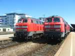 218 427-3 und 436-4 stehen in Friedrichshafen Stadt. 218 436-4 wird sich bald auf den Weg nach Stuttgart machen 15.8.07 