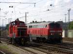 363 155 und 218 213 nebeneinander in Regensburg. (14.08.2007)