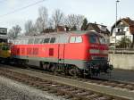 Schwarzwald 2006 - Nur noch selten verirren sich richtige Lokomotiven nach Freudenstadt. Am 25.11.2006 war 218 130-3 zu Besuch.