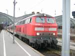 218 385 steht am 11.12.06 im Leipziger Hauptbahnhof. Sie bespannte den Vier-Lnder-Express, welcher mitlerweile ja wieder Geschichte ist.