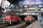 218 307-7 bei der Ausfahrt mit IC 2120 Frankfurt (M) Hbf - Puttgarden am 18.04.09 in Hamburg Hbf.