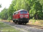 Als Lz fhrt die Diesellok BR 218 333-3 der DB AG auf der KBS 175 nach Lbeck 17.08.2008