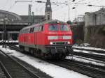 218 307-7 wird gleich im Hamburger Hbf den IC 2170 von Frankfurt(Main)Hbf Richtung Westerland(Sylt)bespannen.(20.02.10)