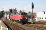 218 487-7 und 218 495-0 beim Umsetzen ans andere Zugende des IC 118 (von Salzburg nach Mnster), Friedrichshafen Stadt, 20.02.10