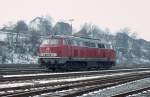 Diese Aufnahme von 218 147-7 entstand im Winter 1981 in Menden (Sauerland).