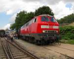 DB 218 477-8 im RAW Meiningen. Sie mute leider die defekte 01 118, die mit ihren Sonderzug aus Frankfurt nach Meiningen liegengeblieben ist, whrend der XVI. Dampfloktage ins RAW schieben; 04.09.2010