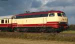 218 105-5 mit dem TEE 23693 (Frankenberg (Eder)-Marburg (Lahn)) bei Sarnau 24.10.10