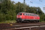 218 261-6 kommt als Lokzug aus Richtung Koblenz und fhrt durch Kln-Gremberg nach Kln-Kalk bei Sommerwetter.