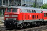  New Look  bei 218 463-8: LED-Scheinwerfer und der Schneerumer lassen sie besonders wuchtig erscheinen. (Heimeranplatz, 11.05.2012)