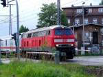 218 491-8 auf dem B Carl Heydemann Ring in Stralsund. Hier vor dem IC1961 aus Kln Hbf. (am 27.05.06)