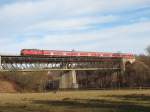 218er mit RE 57500 auf der Lechbrücke bei Kauferring,06.01.2014