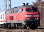 Grossaufnahme der 218 105-5 (vor dem IC1961 nach Heringsdorf)   Stralsund am 15.04.06 