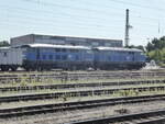 Oranienburg 11.8.22.Auch an diesem Tag war im Bf. Oranienburg ein Baustoffzug zu entladen, diesmal bestehend aus Eamnos -Wagen . Wegen seiner Länge mußte auch dieser Zug geteilt werden. In diesem Fall rangierten die beiden Zugloks 218 205-3 und 218 153-5 derEGP (Eisenbahgesellschaft Potsdam)