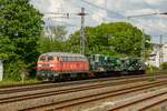 NeSA 218 399-4 mit K�bler-Spedition Trafotransportzug in Wuppertal, Mai 2023.
