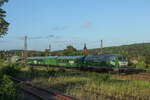 K�bler Heavy Rail 218 399-4 steht mit einem Trafotransport am Abend des 20.05.2026 im Bahnhof Sulzbach (Saar)