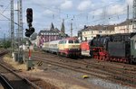 218 105 am 18.06.16 bei der Einfahrt in den Koblenzer Hauptbahnhof