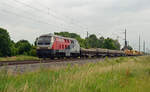 218 117 der heros schleppte neben einigen Schwellenwagen am 23.06.17 einen Umbauzug durch Braschwitz Richtung Halle(S).