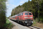 218 343-2 mit dem RE 3213 (Neustadt(Schwarw) - Ulm Hbf) bei Hausen vor Wald, 24.04.18.