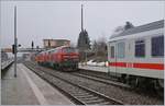 Die beiden DB 218 439-9 und 495-0 setzen sich vor ihren IC 2012  Allgäu  um ihn nach Stuttgart (?) zu bringen.