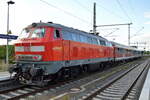 Abellio Rail Mitteldeutschland GmbH ersatzweise mit der angemieteten DB Regio Lok  218 499-2  (NVR:  92 80 1218 499-2 D-DB ) und Nahverkehrswagen (ehemaliger Silberling) + Steuerwagen der Gesellschaft