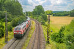 218 403 und 218 495 der Südostbayernbahn hatten am 30.7.22 die Aufgabe mit 3xDosto´s und 8xHbillns den Br-Radlzug von München-Pasing nach Cham zu bringen.