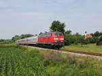 Die 218 421 mit dem IC Rottalerland am 29.06.2013 unterwegs bei Sulzbach am Inn.