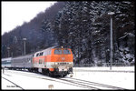 Ausfahrt des RE 3886 nach Hagen am 28.01.1996 um 14.39 Uhr aus Brilon Wald.