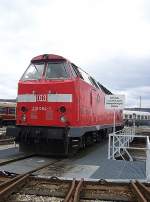 BR 219 084-2 auf der Drehscheibe der Railworld Gera.