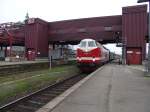 Die 119 158-4 mit dem  Marzipan-Express  von Magdeburg Hbf. nach Lbeck Hbf. bei der Einfahrt in den Lbecker Hbf.Aufgenommen am 04.12.04