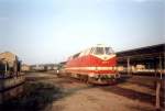 219 177-3 brachte eine RB von Zittau auf dem lngst rckgebauten Gleis 1a in Bischofswerda im Jahr 1994.
