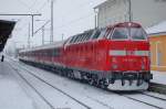 219 084-1 mit einem RE-Verstrker nach Erfurt Hbf, am 18.12.2010 in Leinefelde