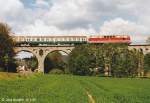 Der Personenzug war am 18.5.98 gerade in Unterlemnitz abgefahren und machte sich ber den Lemnitzviadukt auf die noch mehr als einstndige Reise nach Triptis.