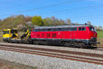 219 001 von LokRapid mit einem Bagger von Robel auf dem Weg bis Freilassing  am 8. April 2026 bei Hebertshausen.

