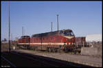 Im ehemaligen Grenzbahnhof der DDR warten am 16.9.1990 119032 und 110699 auf ihre nächsten Einsätze. Im Hintergrund ist noch einer der Wachtürme im Bahnhofsbereich zu sehen, der zu diesem Zeitpunkt aber zum Glück nicht mehr genutzt wurde. Fotografieren war nach der Wende hier kein Problem mehr.