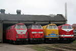 219 003-1 Weimar 14. Okt 2006 zum Eisenbahnfest
außerdem sind 219 084-1, 229 100-3 und 229 188-8 zu sehen, Negativ Scan