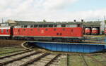 219 059-3 hat zum Eisenbahnfest in Weimar 2003 die Ehre den Shuttle-Zug zw.