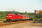 219 137-7 Mühlhausen Mai 2000, diese Lok kam seit Mai 1998 regelmäßig vor meine Linse, hier schiebt sie ihren RE Ri Erfurt.