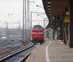 Am 08.12.2012 ging es wieder mit dem Advent-Express der Bahn von Gttingen nach Erfurt auf den Weihnachtsmarkt. Stilecht wie auch die vorangegangen Jahre mit 219 084-1. hier beim Umsetzen in Gttingen.