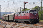 V200 033 (220 033-5) der Hammer Eisenbahnfreunde erreicht mit ihrem Sonderzug Koblenz-Lützel 22.6.2019